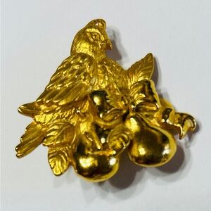 Vintage brooch Partridge in a pear tree by Robyn Rush as marked. Mint condition